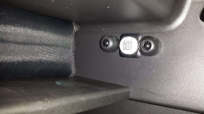 Lage des Ein-/Aus-Schalters im Handschuhfach von Opel-Fahrzeugen